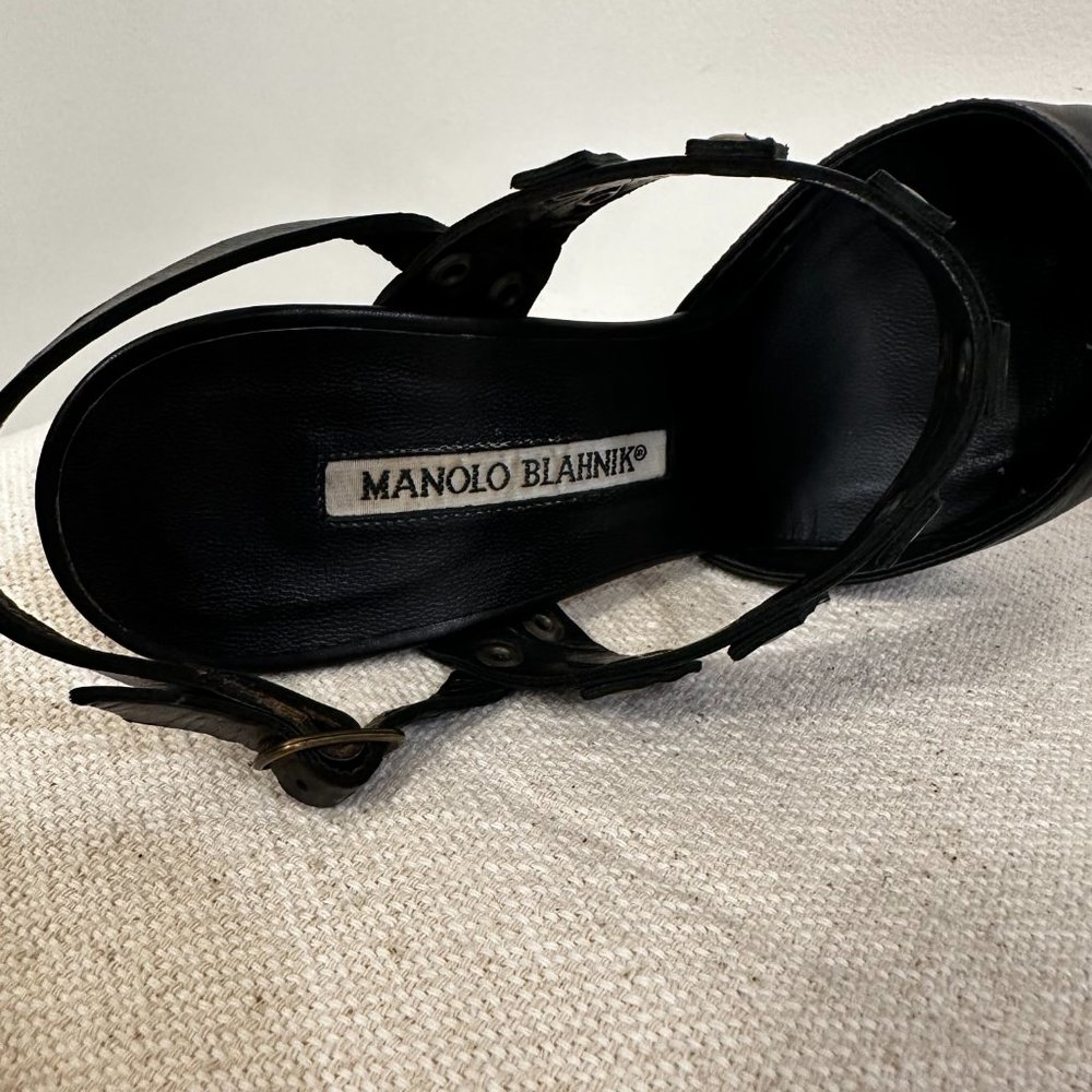 Manolo Blahnik Black Leather Slingback - Picture 4 of 8